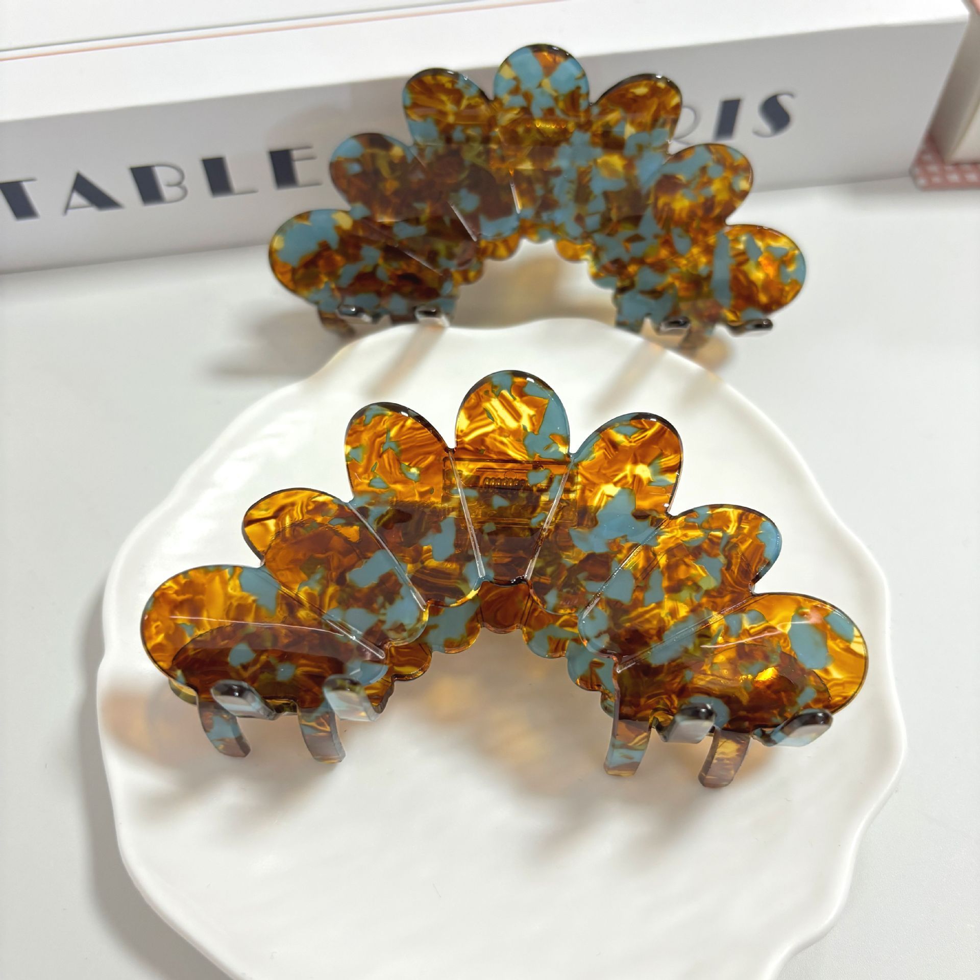 Petal Large Grip Updo Hair Accessories Hair Accessories - Image 5