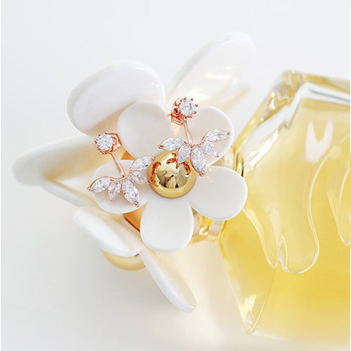 Diamond stud earrings with fashion accessories - Image 3